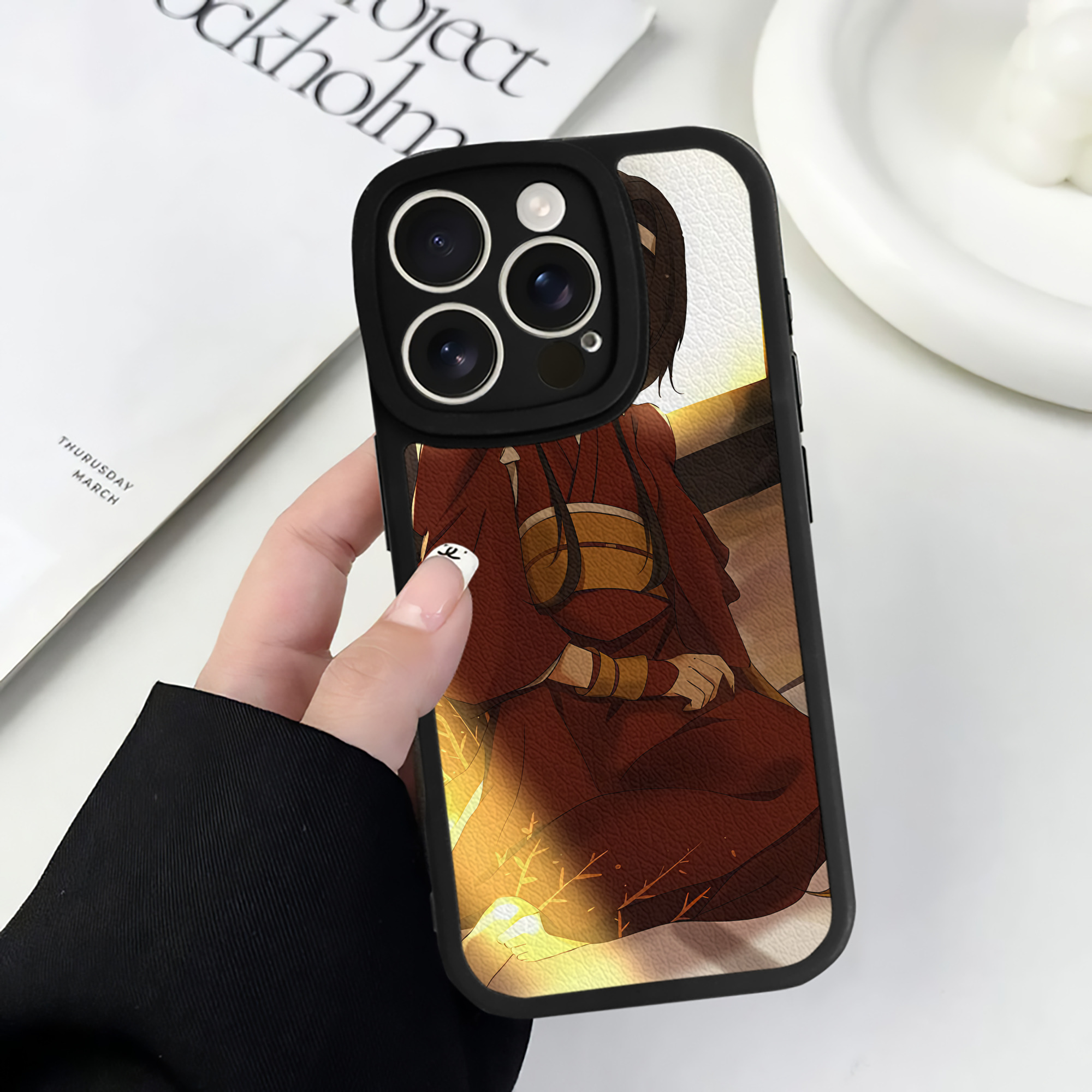 （画像用） 文豪ストレイドッグス Bungo Stray Dogs 【iPhone 16シリーズ対応】シリコンスマホケース（レザー調） 材質：シリコン